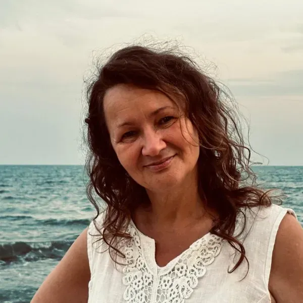 Психолог Наталя Ахтирко - 52 роки, психолог,  сексолог. Маю педагогічний  досвід та досвід управління колективами.  Працюю в мультимодальному підході, тобто підберемо найефективнішу методику, щоб результат був швидким та ефективним.