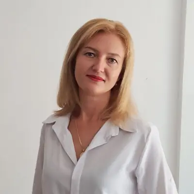 Психолог Оксана Богинич - Допомагаю покращити внутрішній стан, екологічно проживати емоції, гармонізувати стосунки й почати жити своє найкраще життя.Працюю з темами самооцінки, стосунків, проживання складних почуттів — щиро, без тиску, у темпі клієнта.